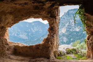 Syracuse and the Rocky Necropolis of Pantalica