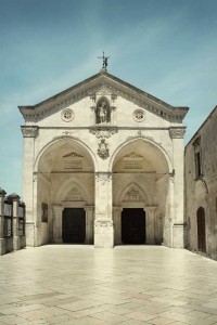 La chiesa della grotta di San Michele, Puglia