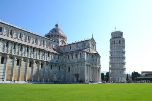Piazza dei Miracoli mit dem Schiefen Turm von Pisa, Toskana