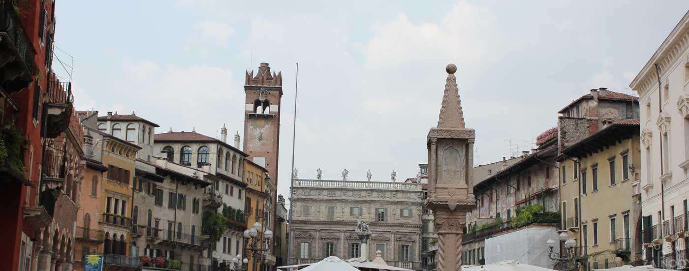 Piazza delle Erbe a Verona