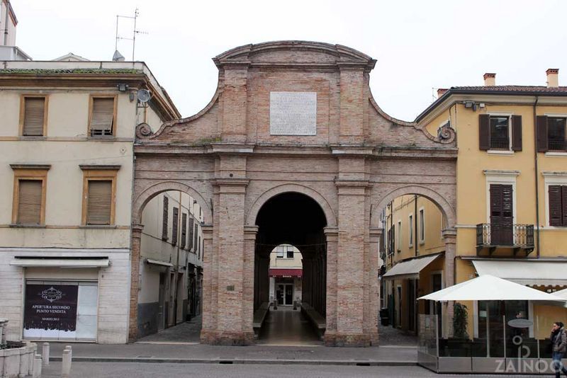 Sights in Rimini: Piazza Cavour, central city square